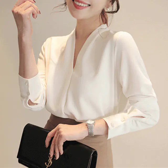 Camisa blanca de gasa Cuello en V, corte holgado