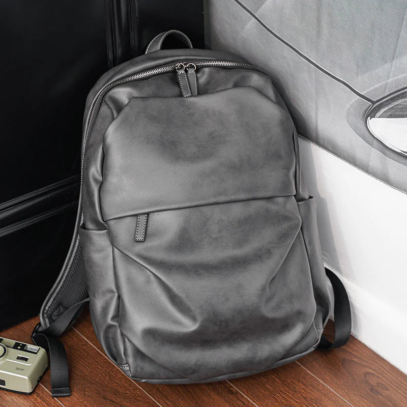 Mochila hecha de cuero