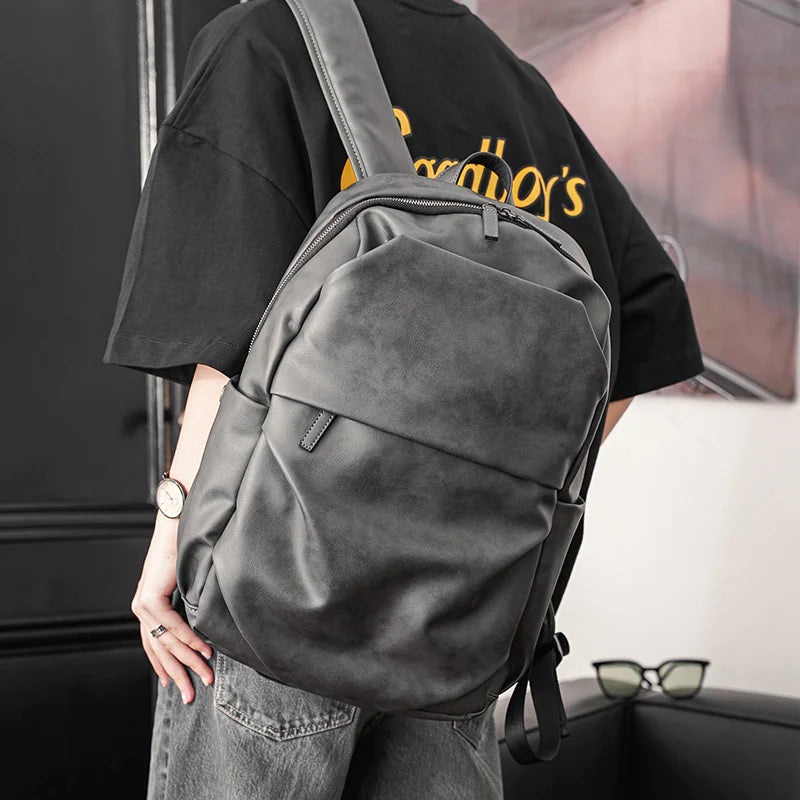 Mochila hecha de cuero