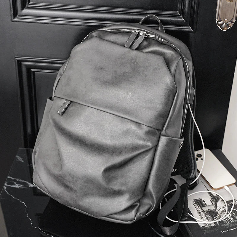 Mochila hecha de cuero